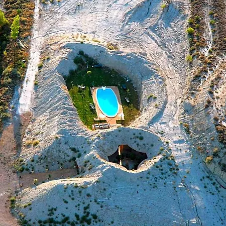 Cueva Monegros-adults Only 3* Tardienta